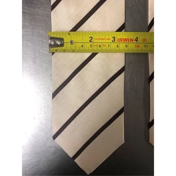 Boss Hugo Boss Men’s Silk Red and Cream Striped Dress Tie - Picture 6 of 8